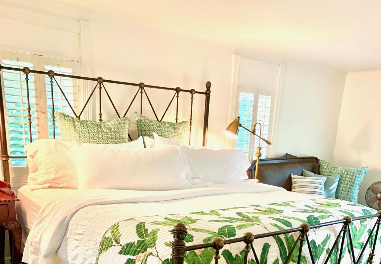 Plantation House Bed & Breakfast Port Hope Bagian luar foto